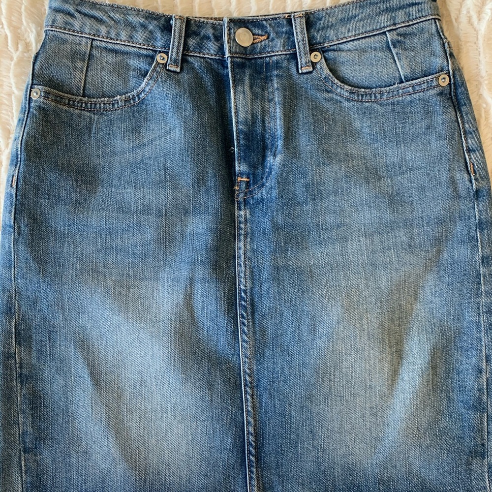 H&M high waist jean skirt